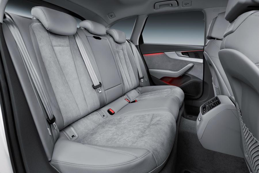 Интерьер Audi A4 Allroad 3.0 TDI Quattro (B9) 2016 года  (WW) (фото 26 из 30)